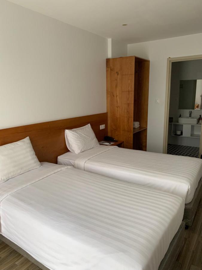 Sky Hotel دونغ دونغ المظهر الخارجي الصورة