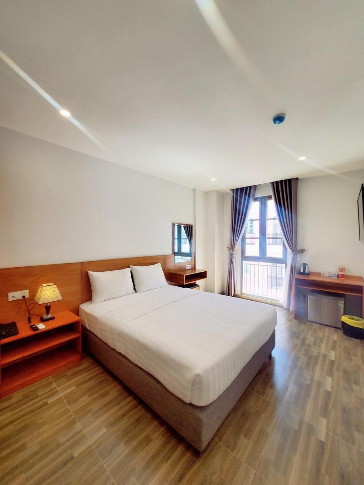 Sky Hotel دونغ دونغ المظهر الخارجي الصورة